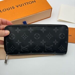 Louis Vuitton Eclipse Black and Gray Monogram Zippy Wallet with box and dustbag